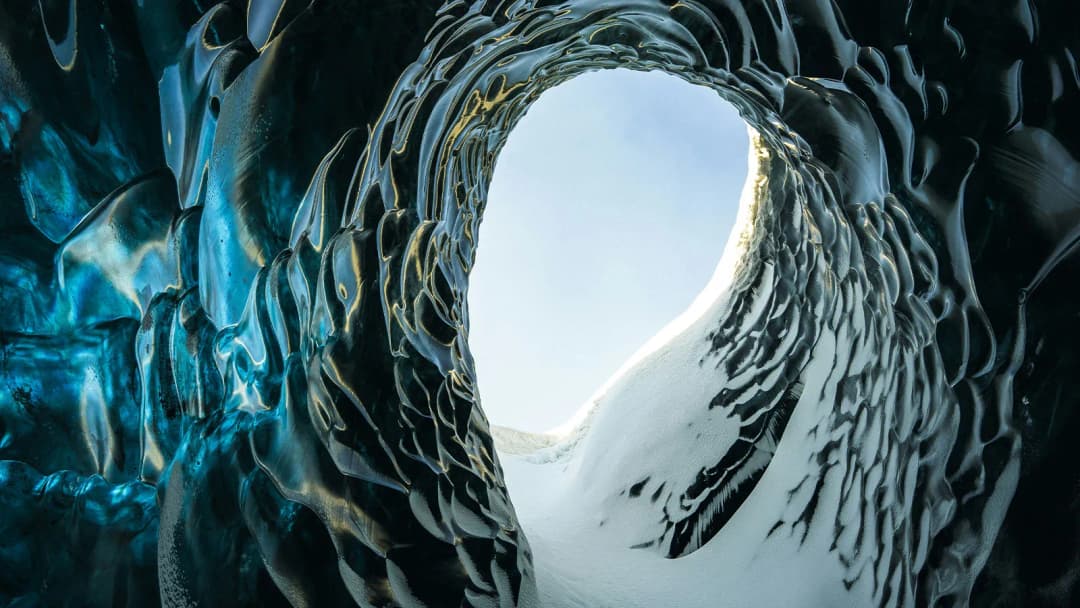 Iceland: Waterfalls, Hot Springs & Hiking Volcanic Landscapes