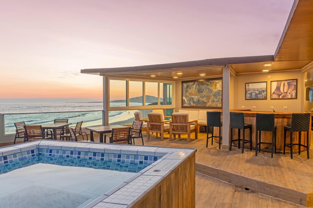 The Galápagos: Wildlife of Santa Cruz & Isabela Islands