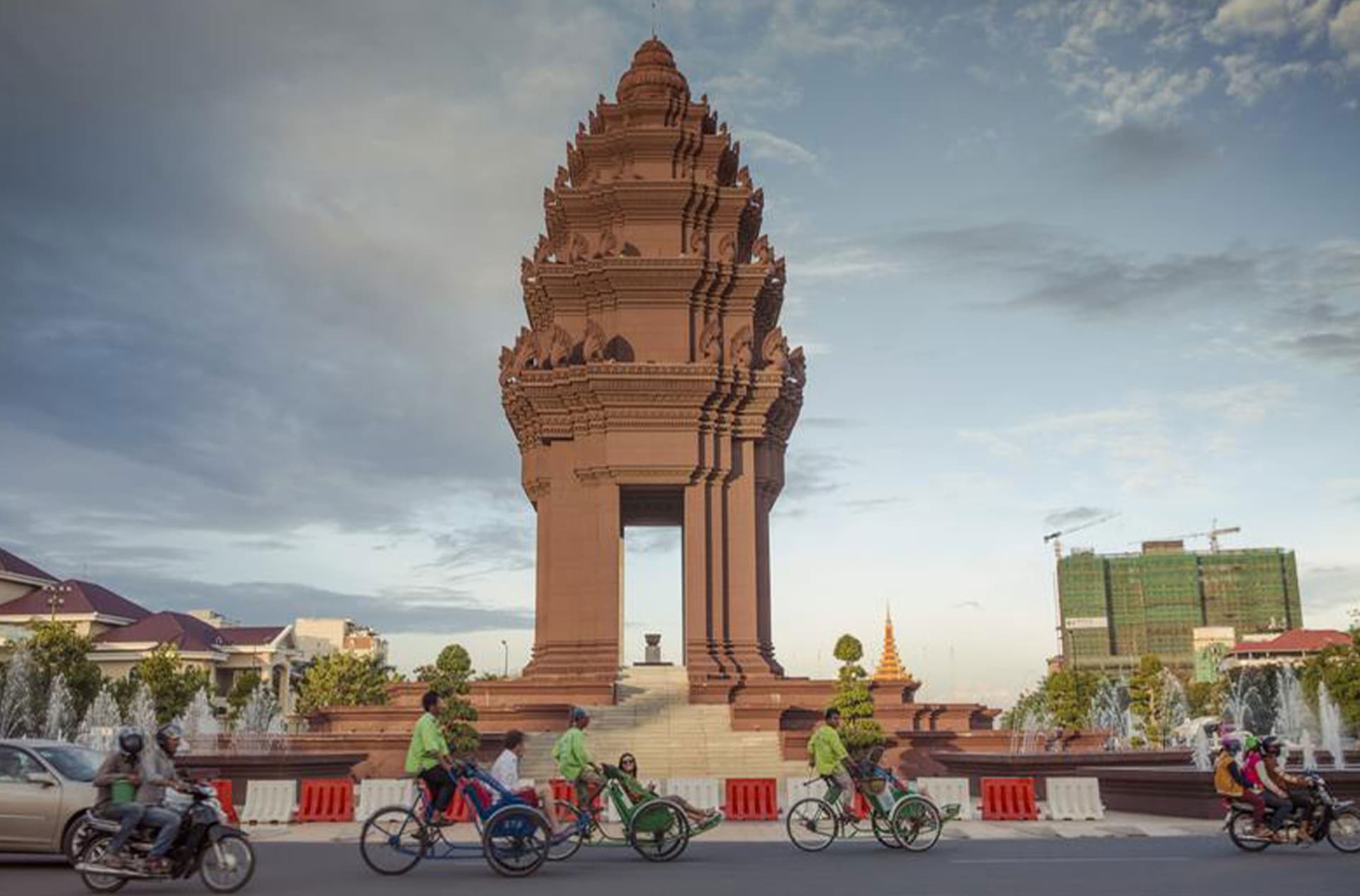 Cambodia Adventure: Phnom Penh & Siem Reap Hangouts