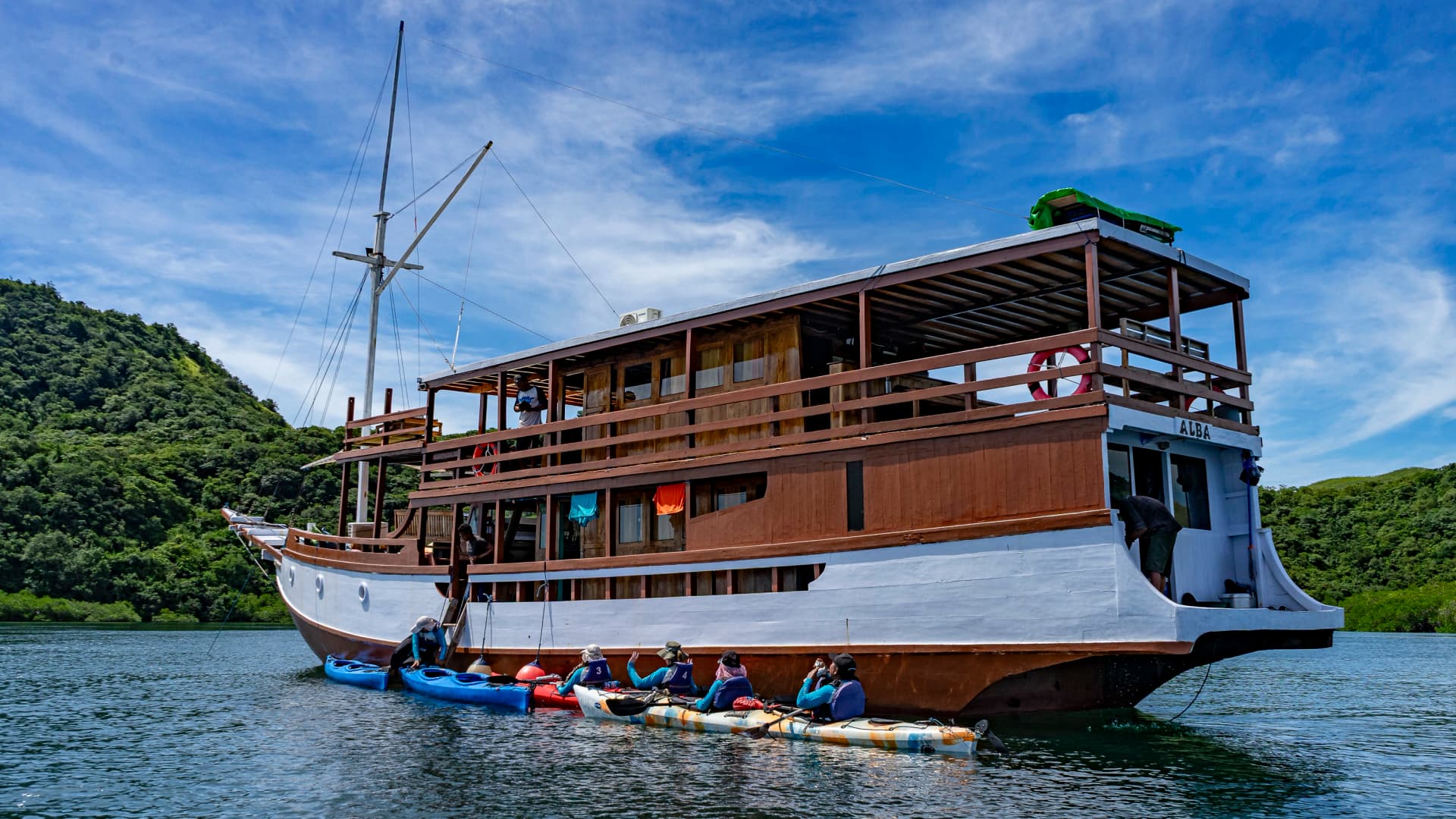 Bali, Lombok, Gili & Flores: The Island Sampler