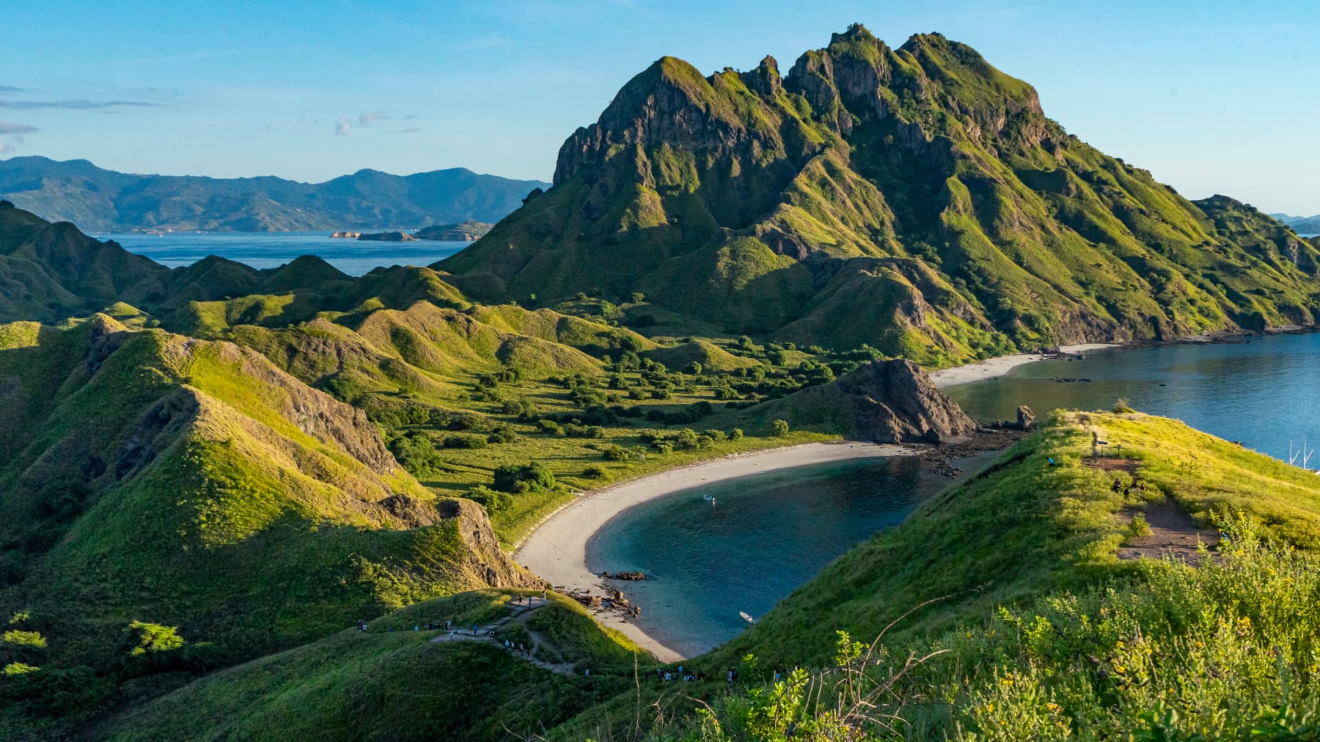 Ubud to Flores: Komodo Dragons, Beaches & Tribal Treks