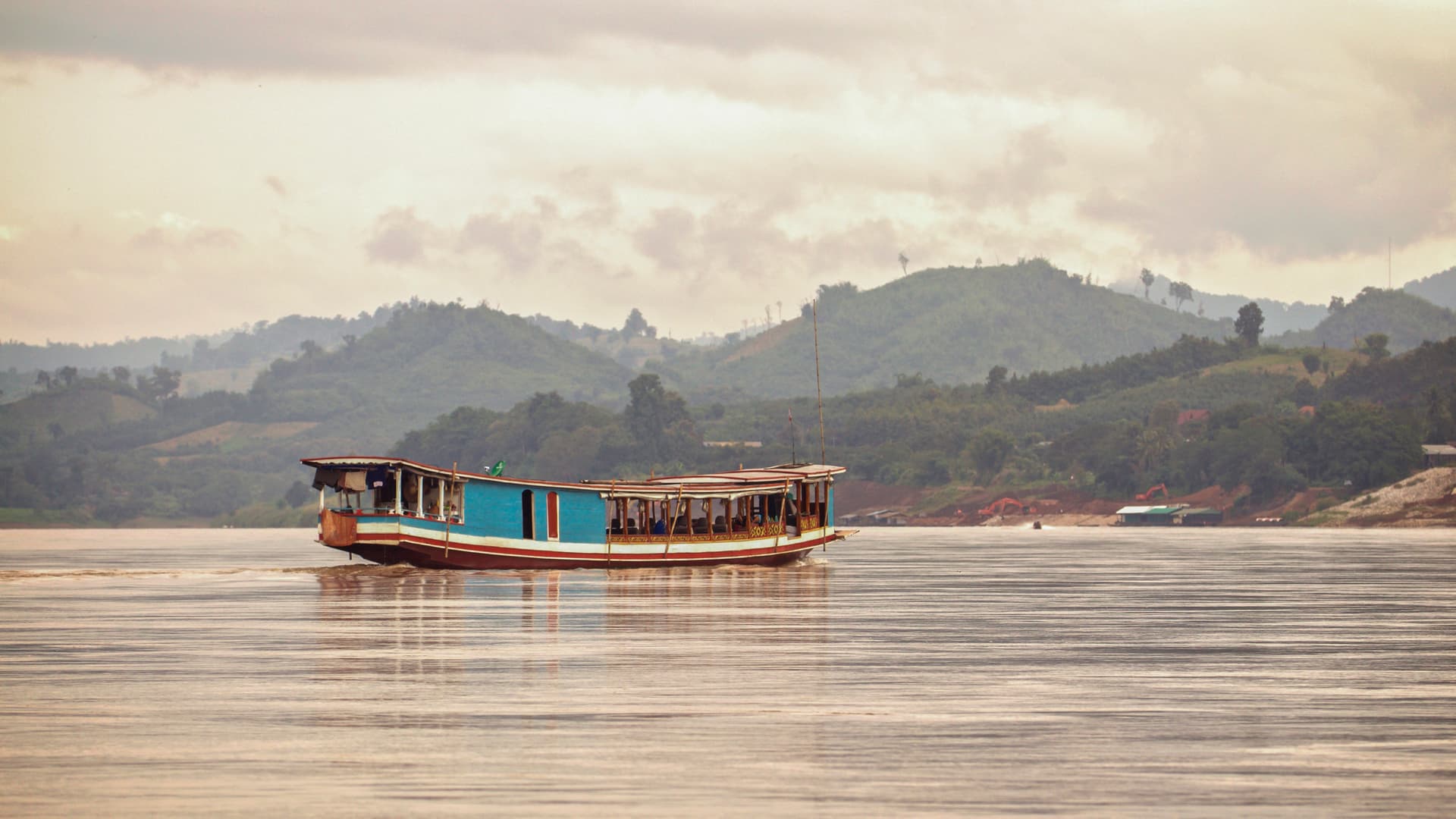 Laos: Sunrises & Street Food