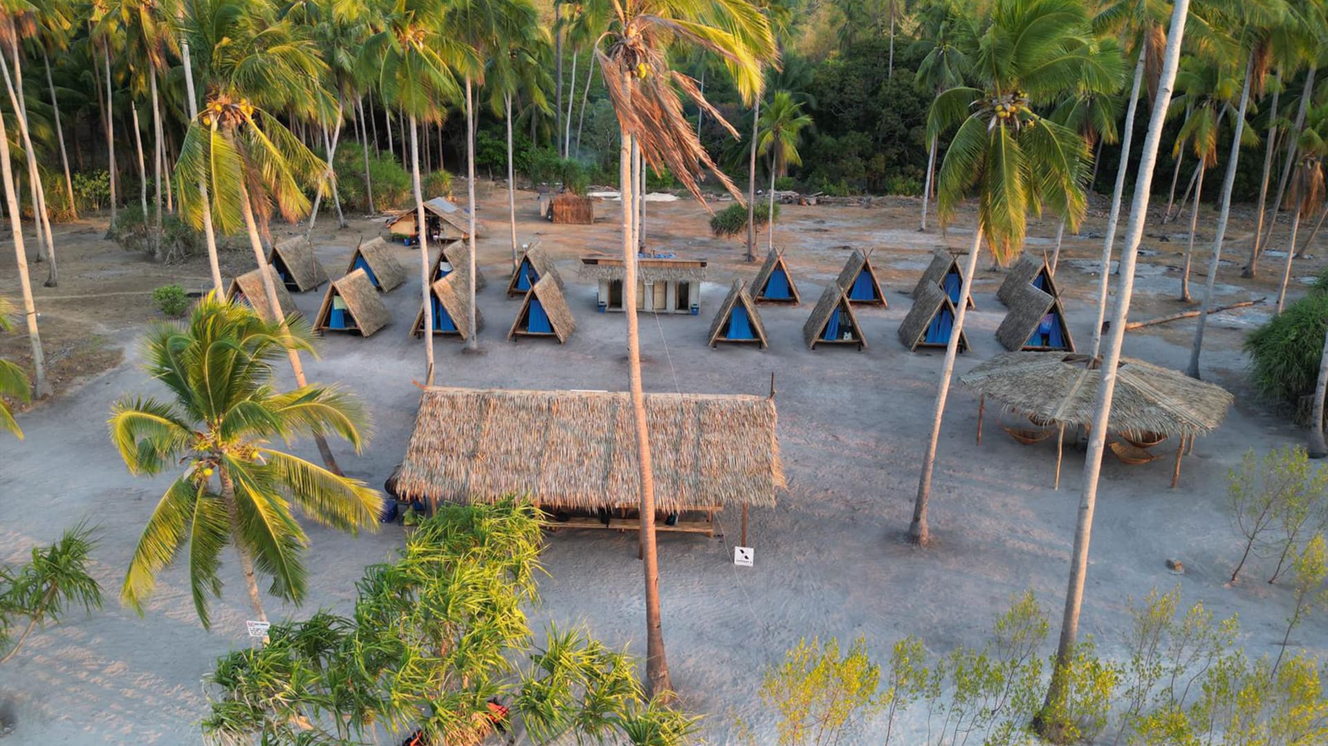 Philippines Island Hopping: El Nido, Coron & Beach Bonfires