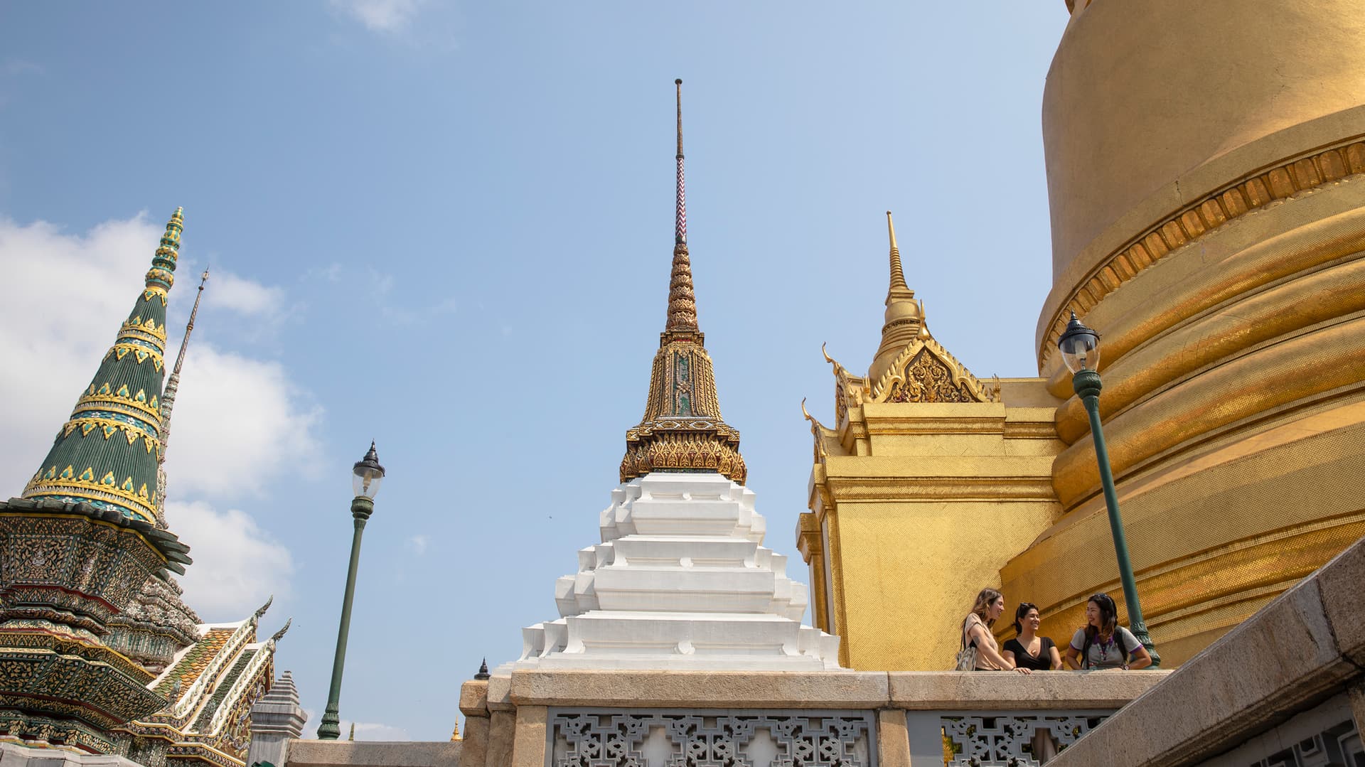 Bangkok to Kuta: Summits & Sunsets