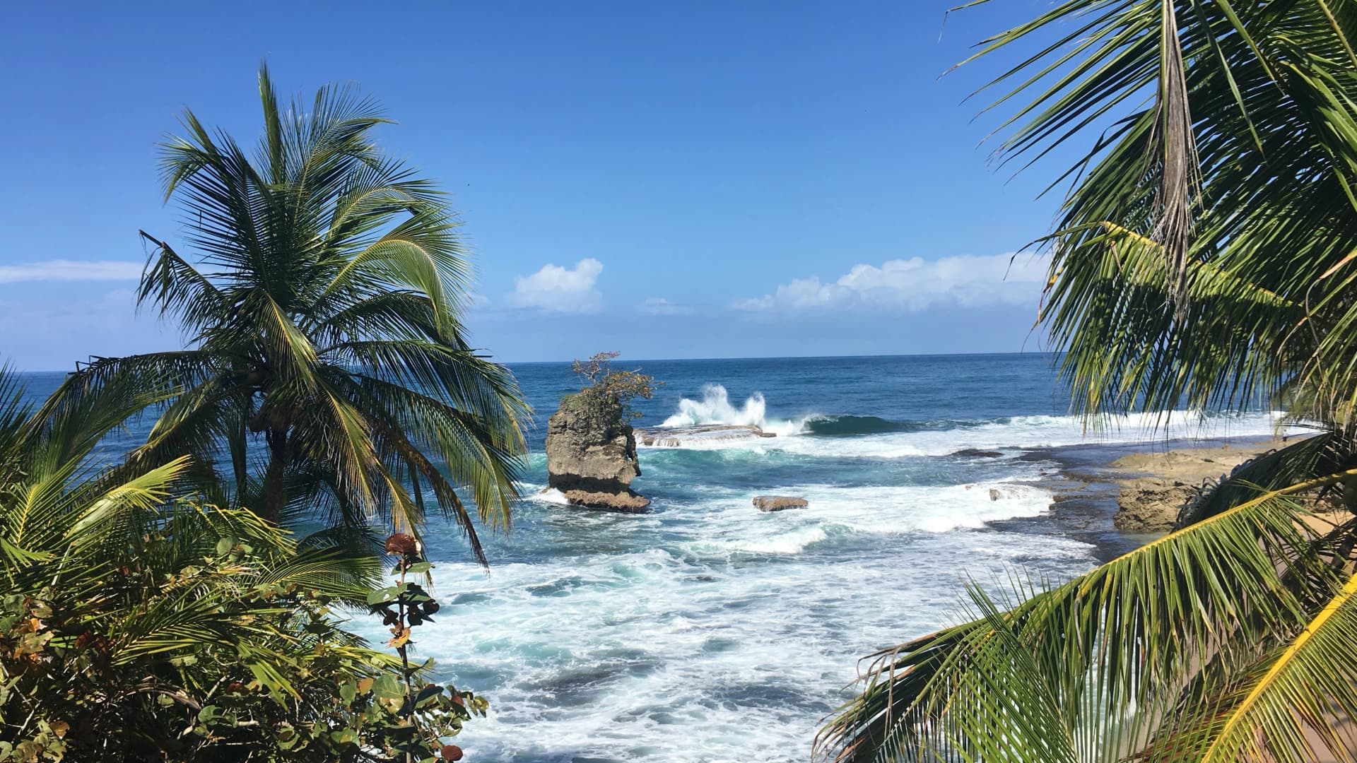 Costa Rica to Panama: Surf, Treks & Starry Skies