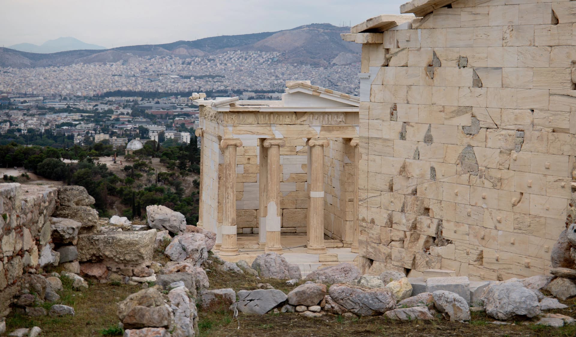 Zagreb to Santorini: 35 Unforgettable Days