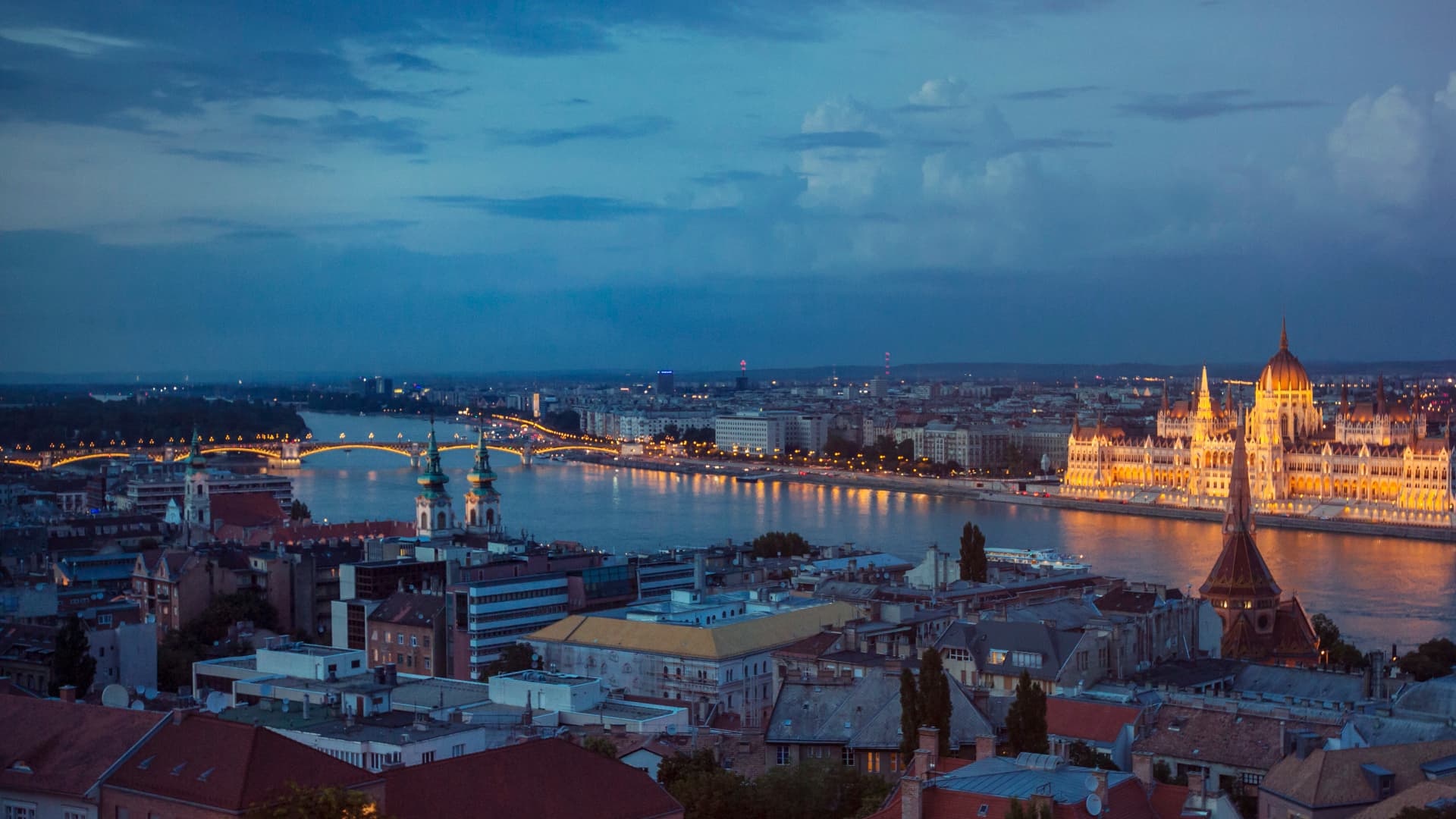 Rome to Budapest: Canals & Capitals