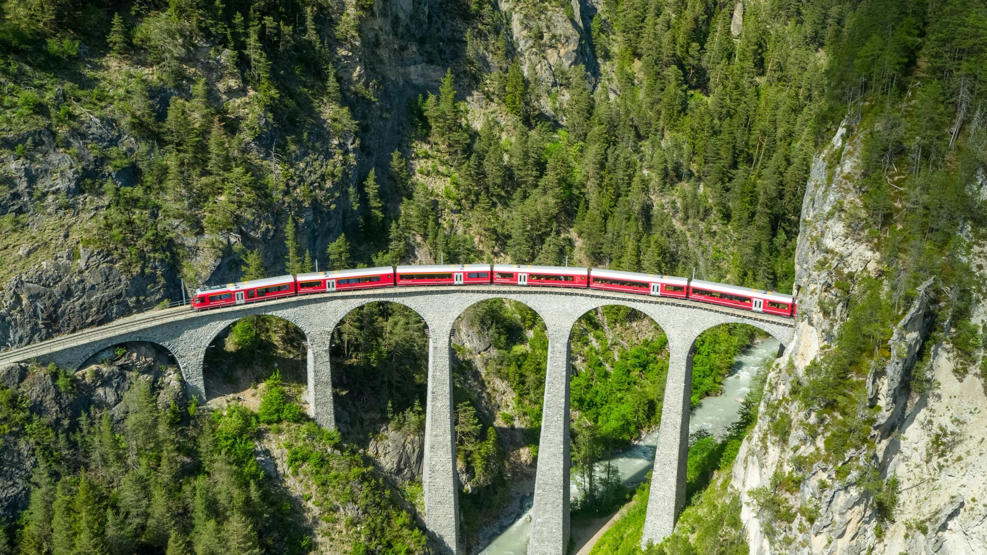 Signature: Iconic Trains of Switzerland & Italy's Lake District