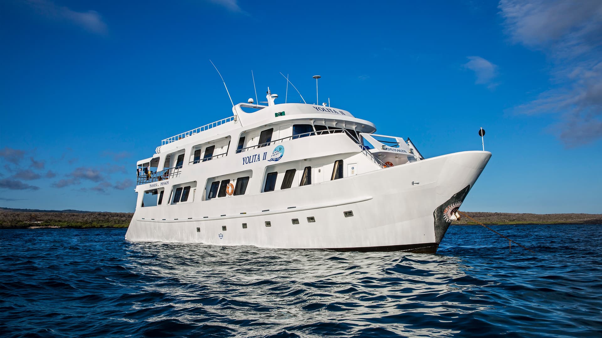 Galápagos — Central, South & East Islands aboard the Yolita