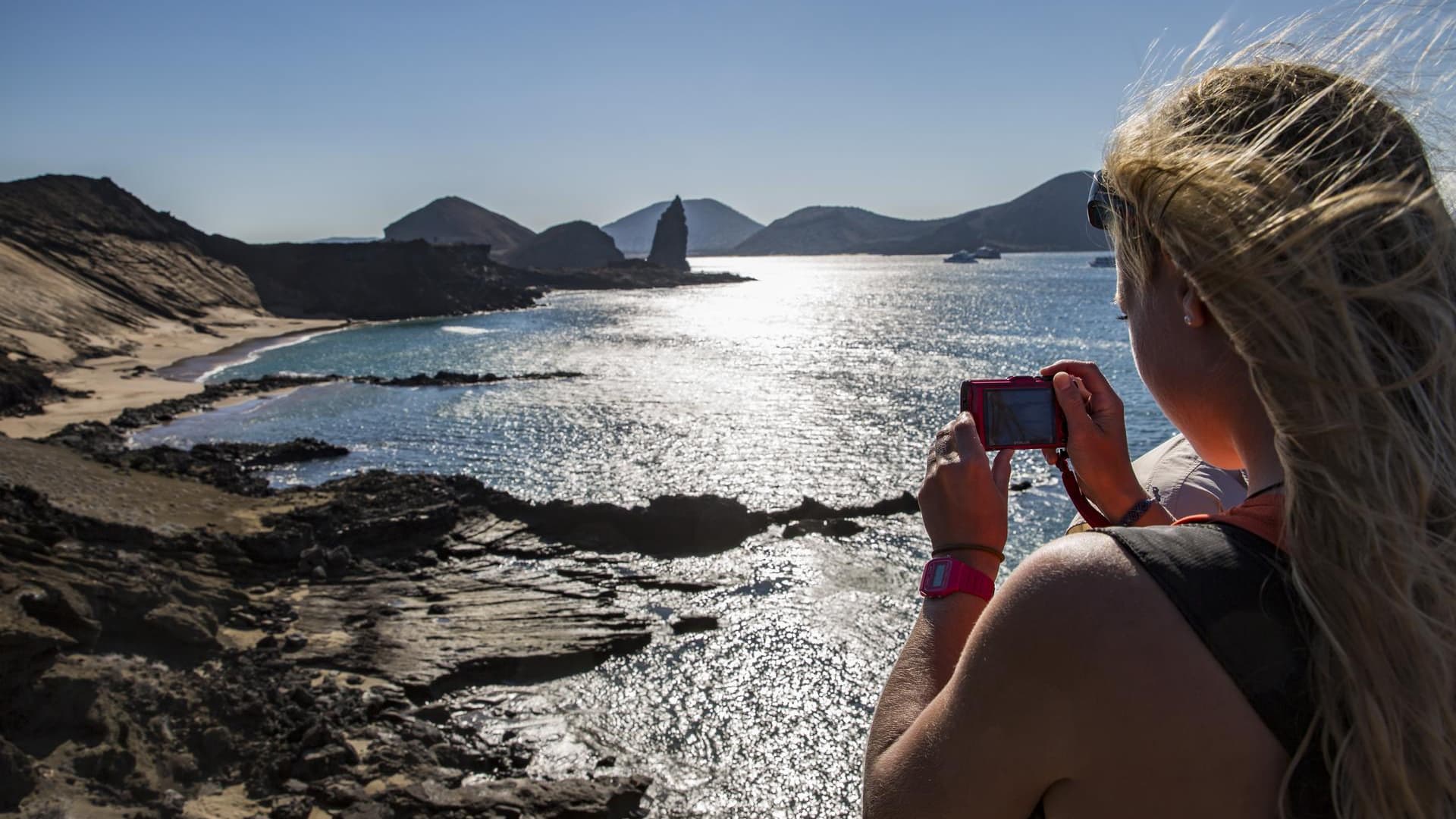 Machu Picchu & the Galápagos Islands aboard the Yolita