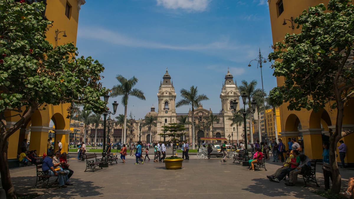 Lima Day Tour: Highlights and Insiders Tour (full day)