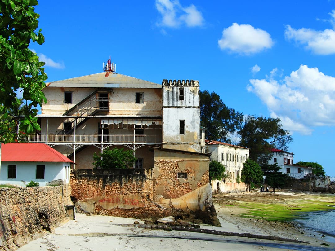 Nairobi to Zanzibar: Serengeti & Sunsets