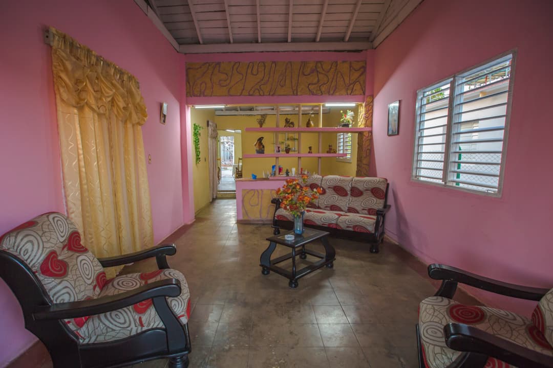 Cuban Rhythms: Beachfronts & Havana Vibes